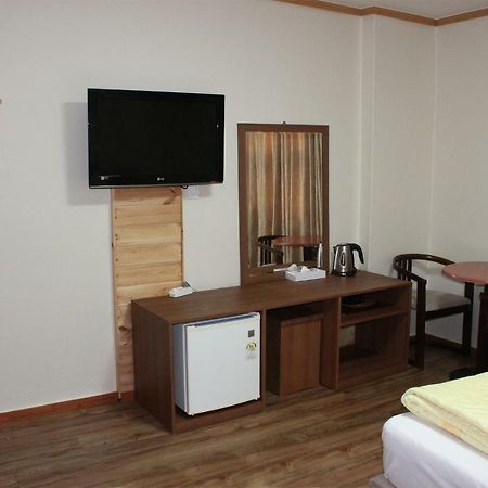 Hyundai Tourist Hotel Jeju Exterior photo