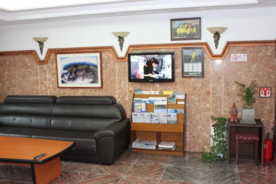 Hyundai Tourist Hotel Jeju Exterior photo